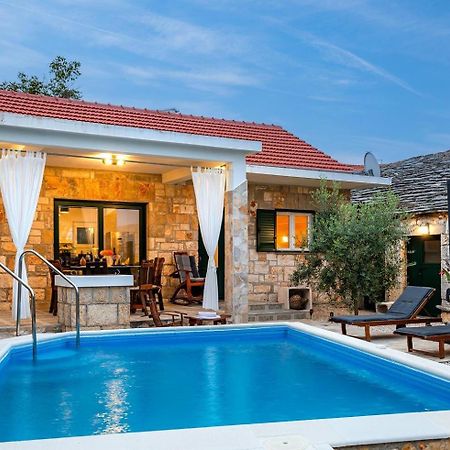Villa Oaza Primosten With Heated Pool Екстериор снимка