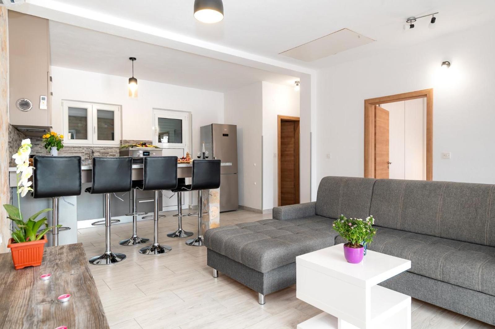 Villa Oaza Primosten With Heated Pool Екстериор снимка