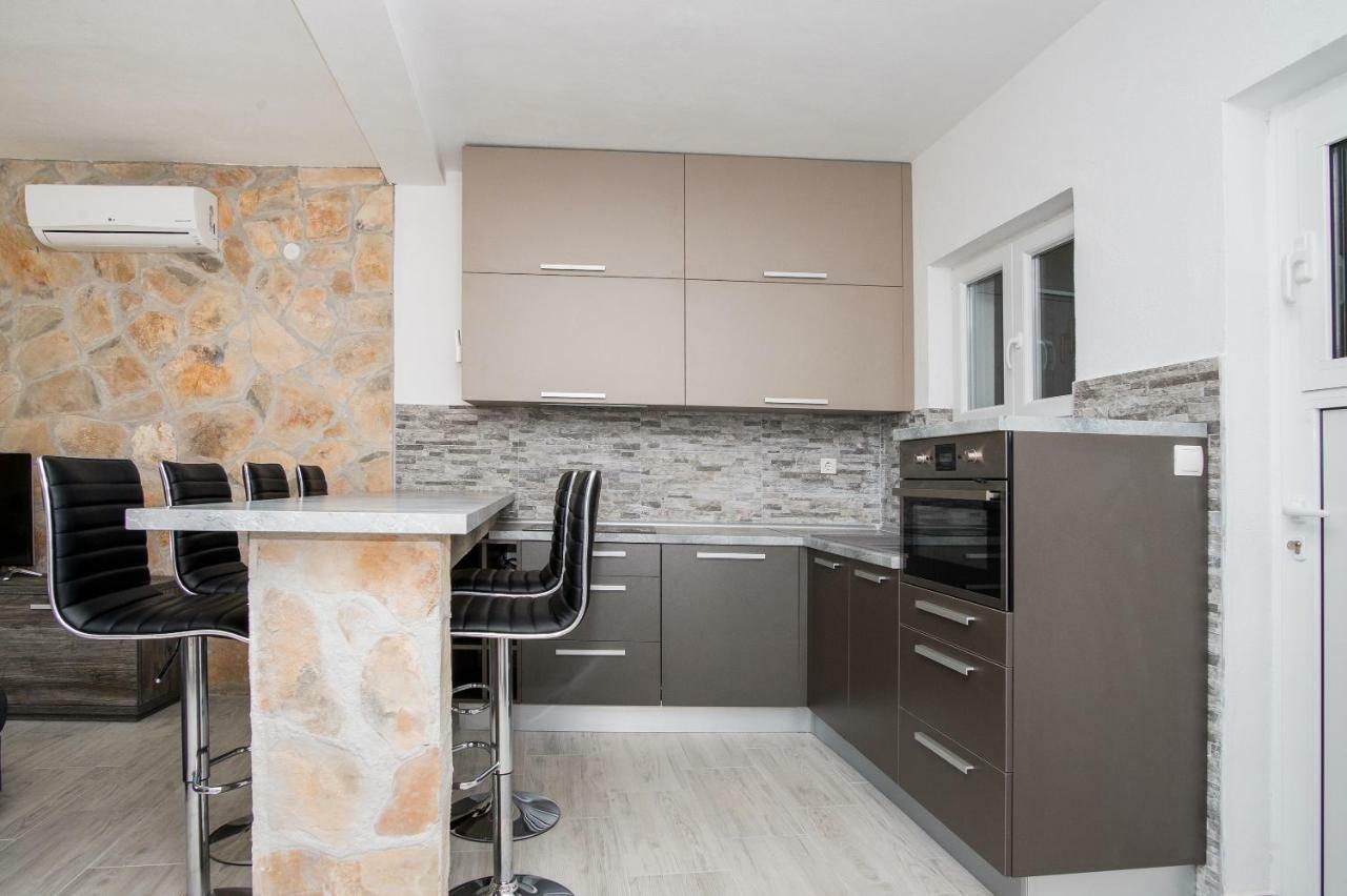 Villa Oaza Primosten With Heated Pool Екстериор снимка