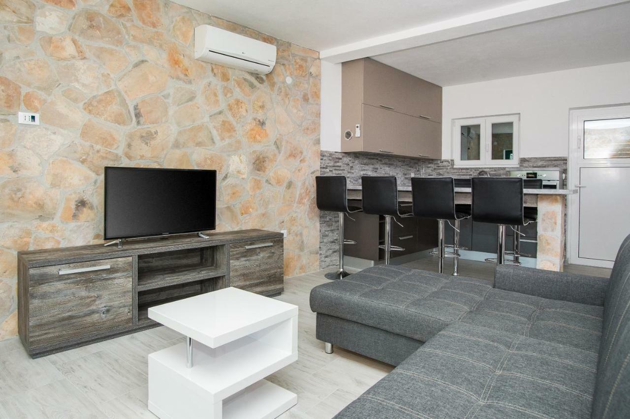 Villa Oaza Primosten With Heated Pool Екстериор снимка