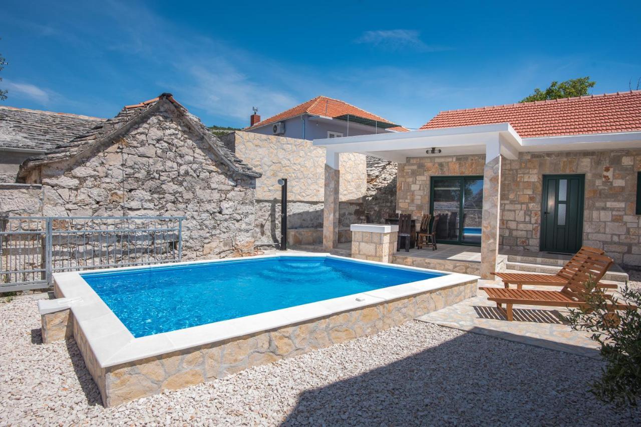 Villa Oaza Primosten With Heated Pool Екстериор снимка
