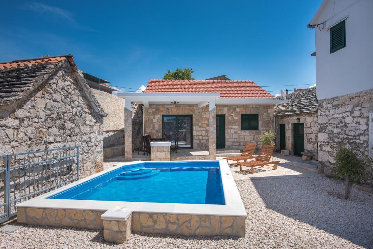 Villa Oaza Primosten With Heated Pool Екстериор снимка